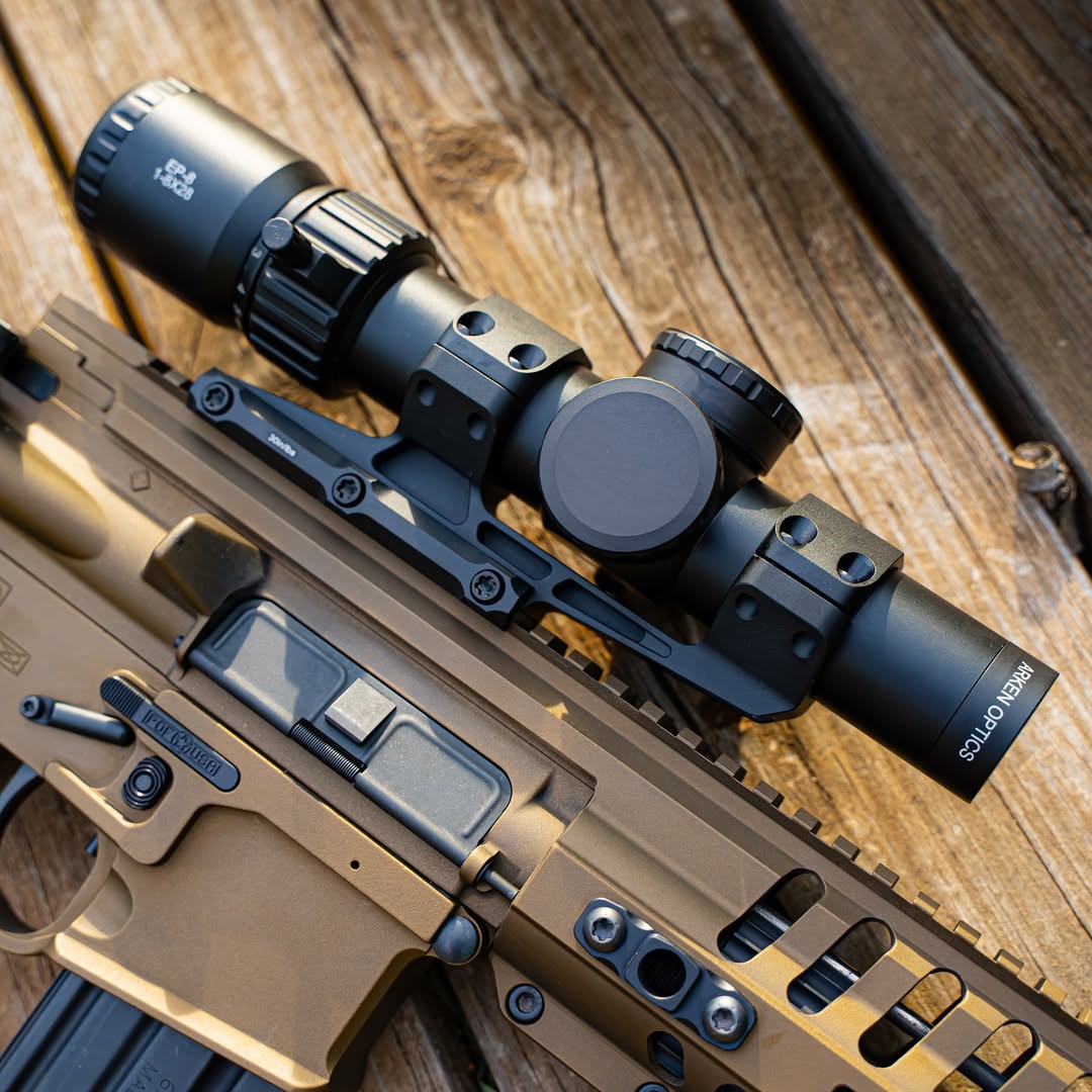 EP-8 1-8x28 FFP LPVO Bundle with Scope Mount - Illuminated KLGRID/KLBOX - 34mm Tube
